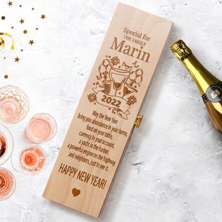 Personalised sparkling wine box with New Year's message
