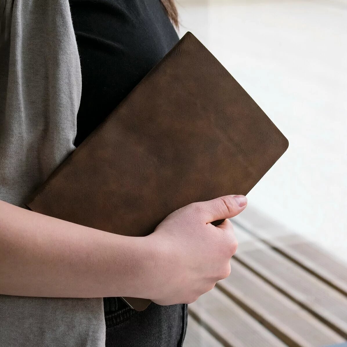 Agendă din piele personalizată cu text și zodia Taur