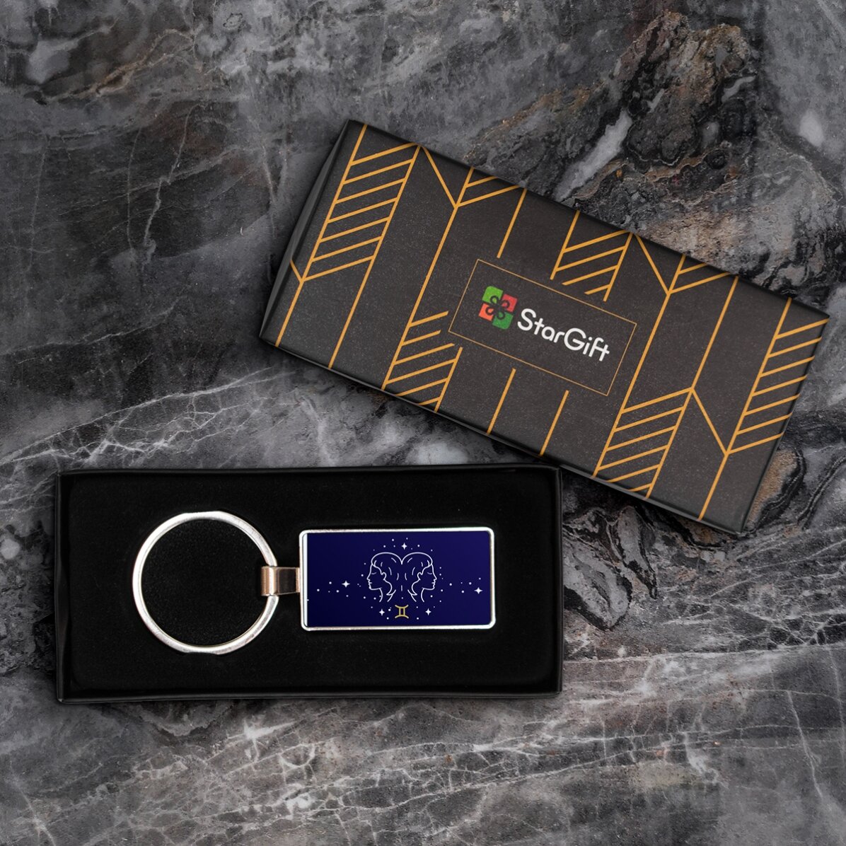 Breloc personalizat cu text și zodie - Gemeni