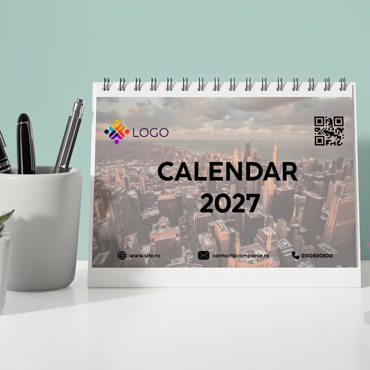 Personalised desk calendar with logo, photos, text and QR code