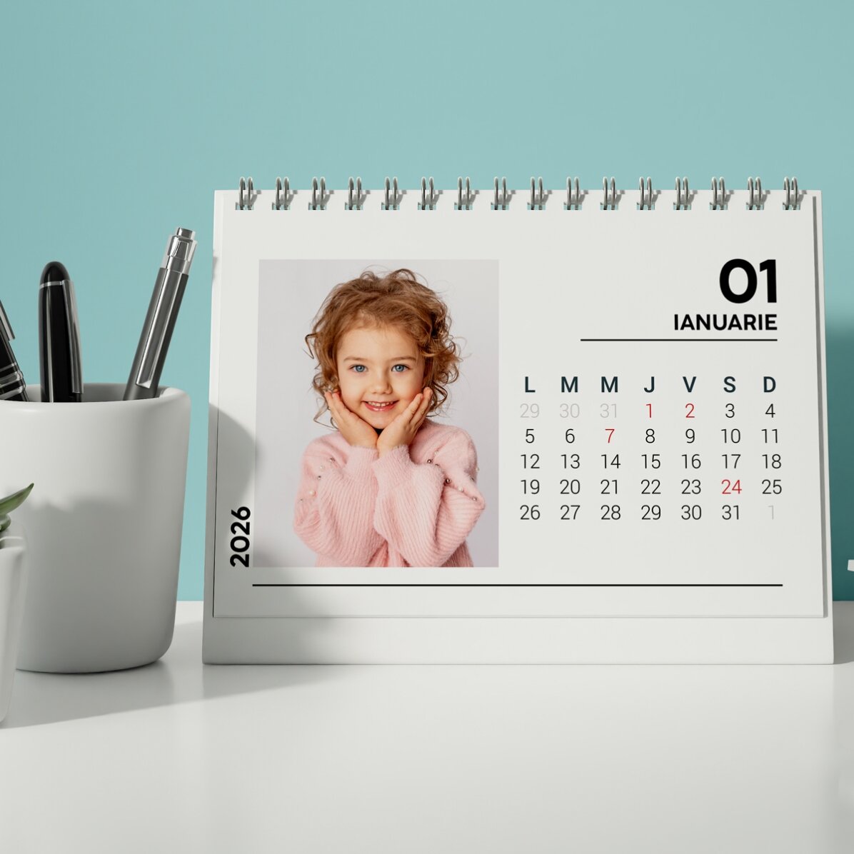 Calendar de birou 2026 personalizat cu poze