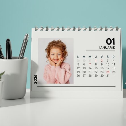 Calendar de birou 2026 personalizat cu poze