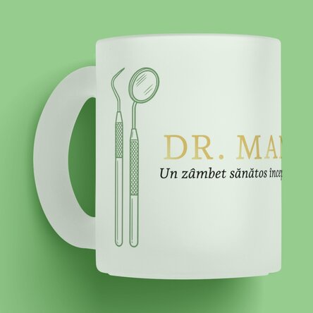 Cană mată personalizată cu text - Golden Dentist