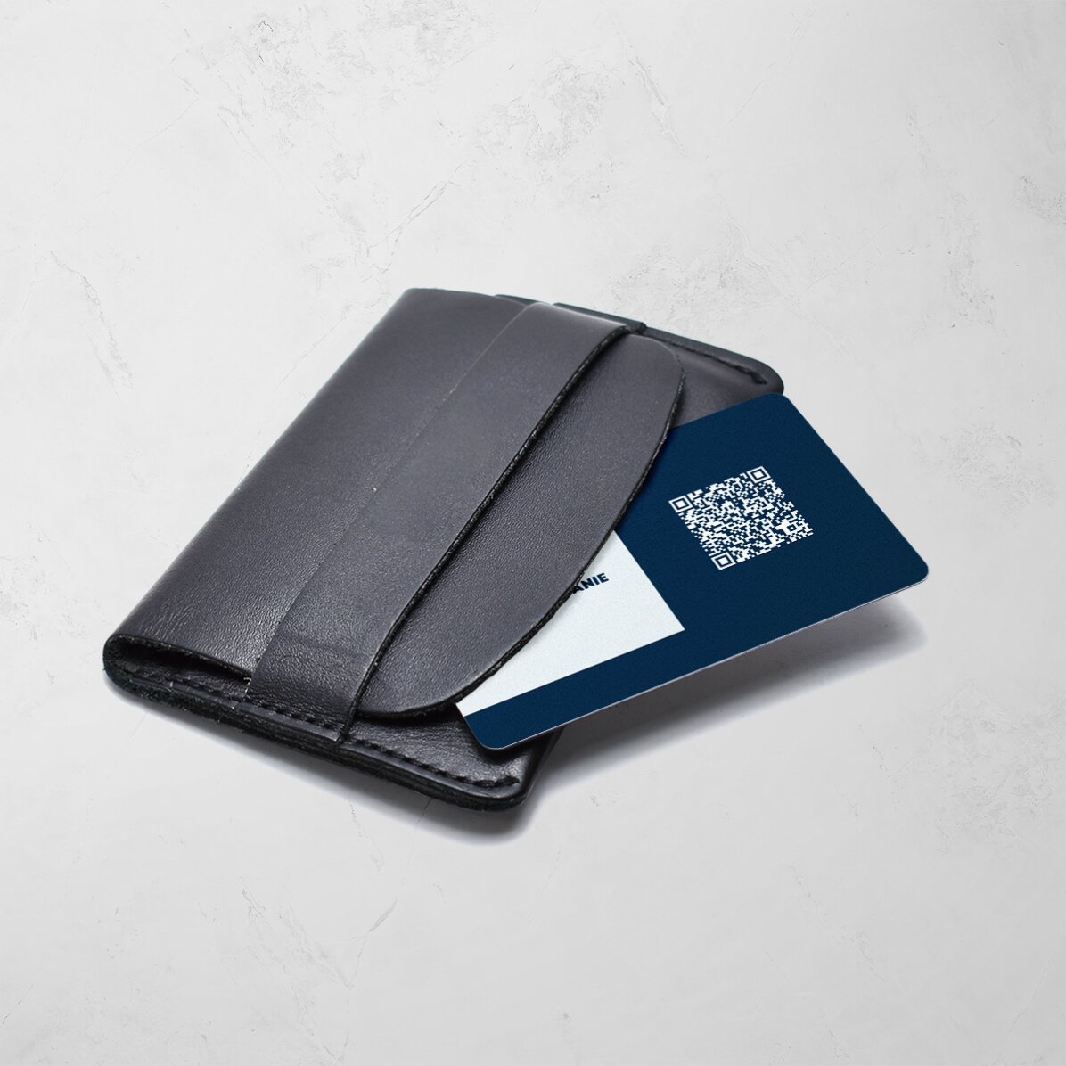 Carte de vizită aluminiu personalizată față-verso cu cod QR și o fotografie