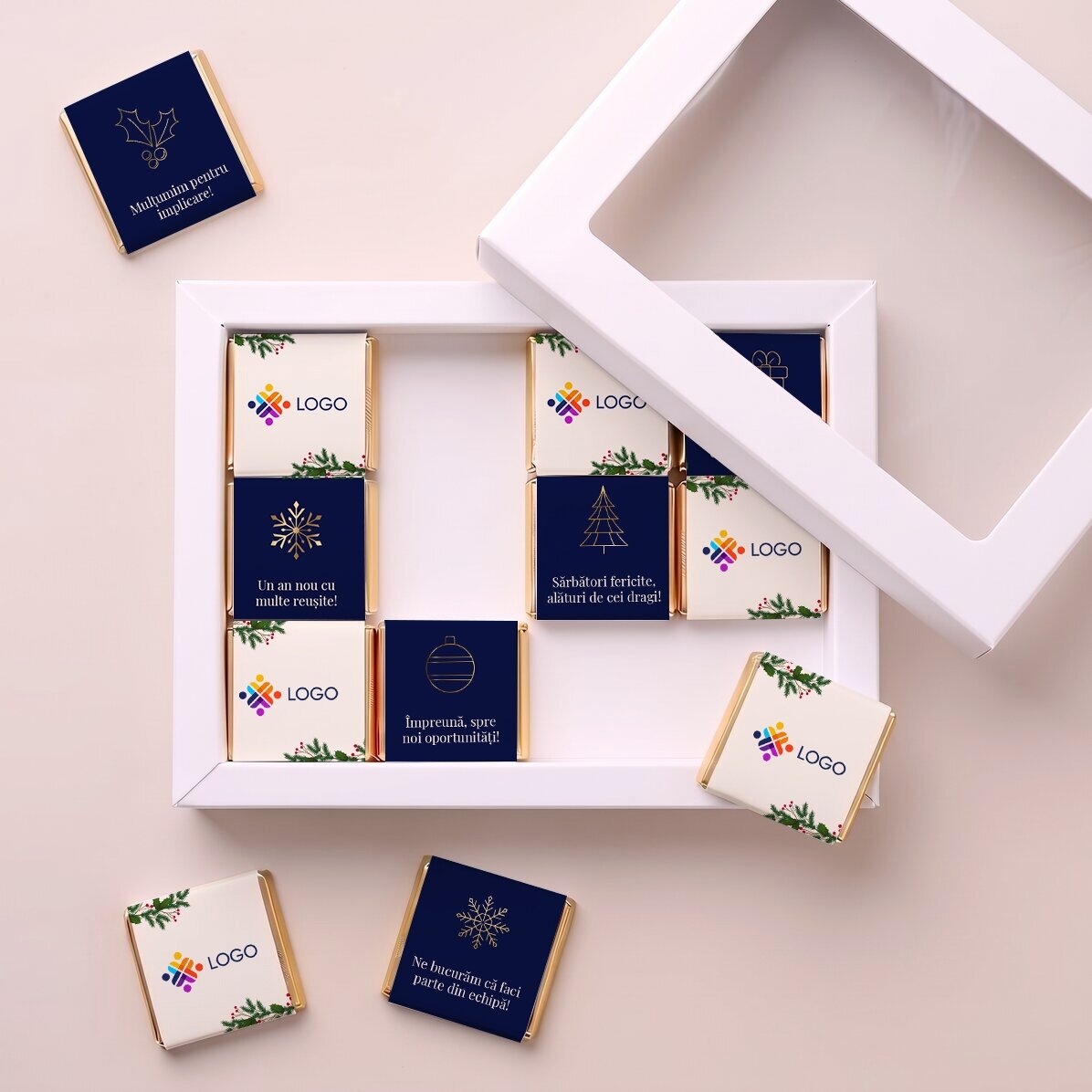Cutie cadou cu 12 mini ciocolățele personalizate cu logo și mesaj de Crăciun