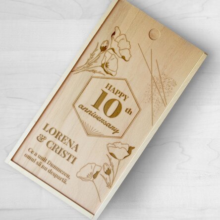 Cutie de cadou personalizată din lemn cu mesaj - Happy anniversary