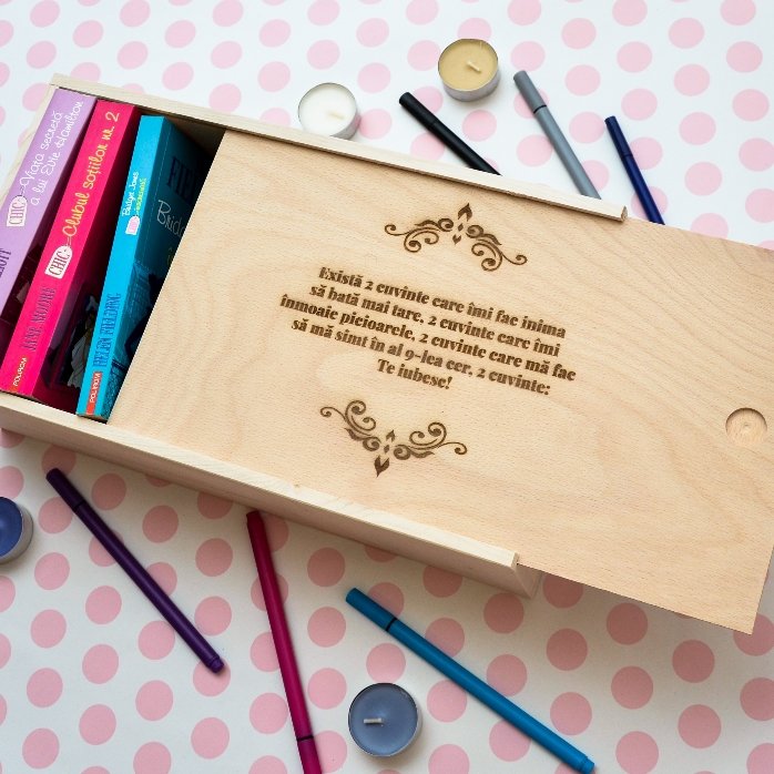 Cutie de cadou personalizată din lemn cu mesaj