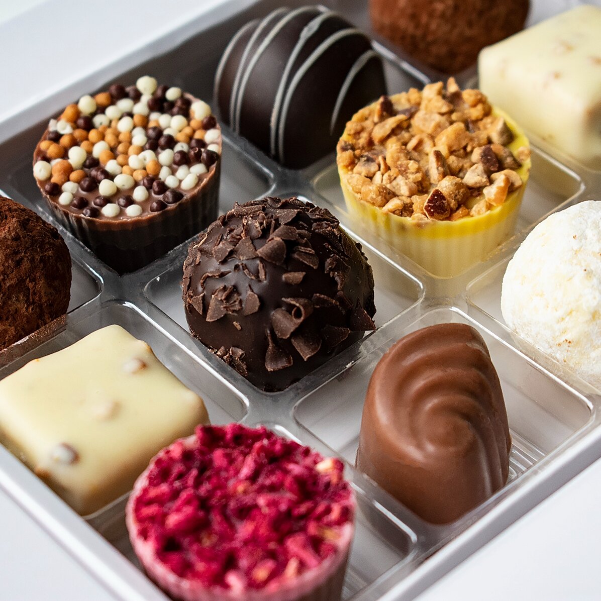 Cutie de trufe deluxe personalizată cu 3 poze și mesaj - Fulgi aurii