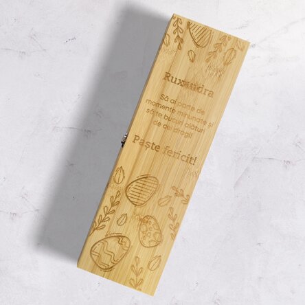Cutie de vin din bambus cu accesorii personalizată cu text - Paște fericit!