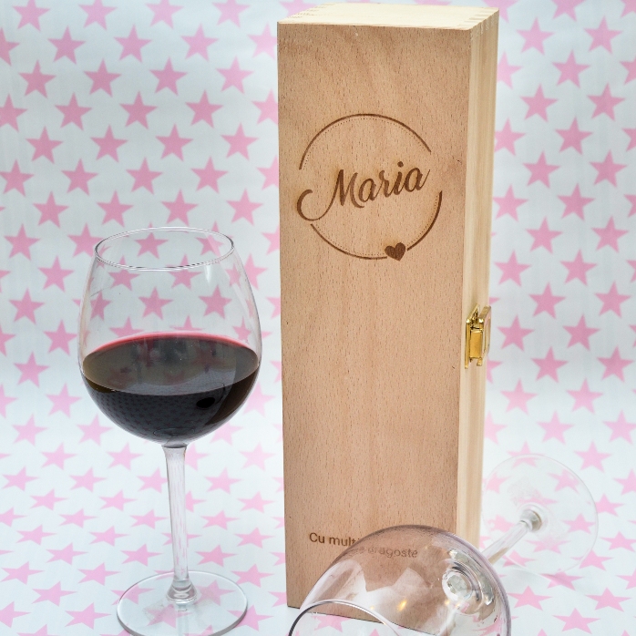 Cutie de vin personalizată cu nume și text