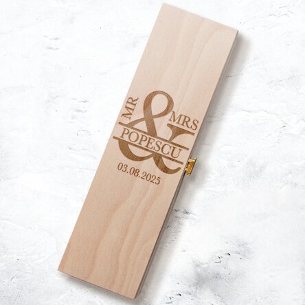 Cutie de vin personalizată cu text - Mrs & Mr