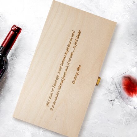 Cutie de vin personalizată pentru două sticle - Mesaj pentru prieteni