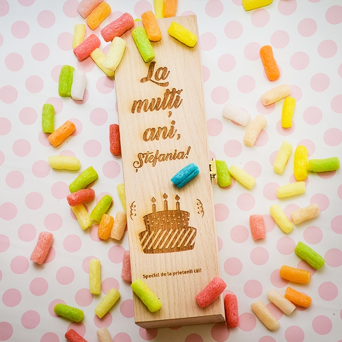 Cutie de vin personalizată - Tort Aniversar