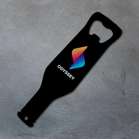 Desfăcător de bere în formă de sticlă personalizat cu logo - fundal color