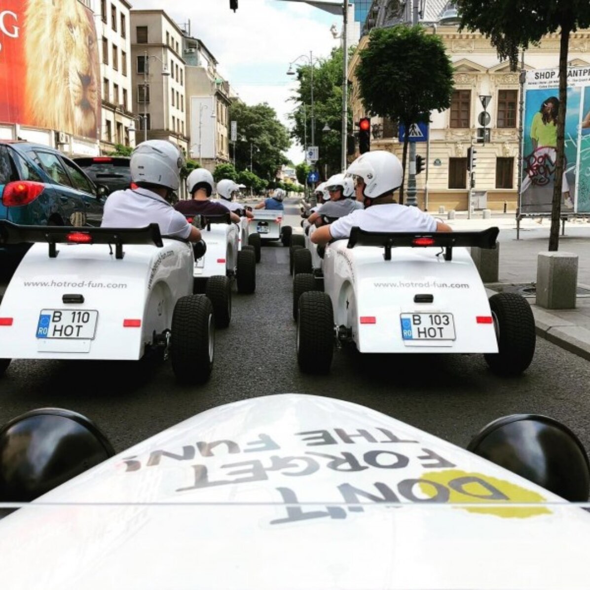 Experiență cadou -  Mașinuță de poveste Hot Fun Rod