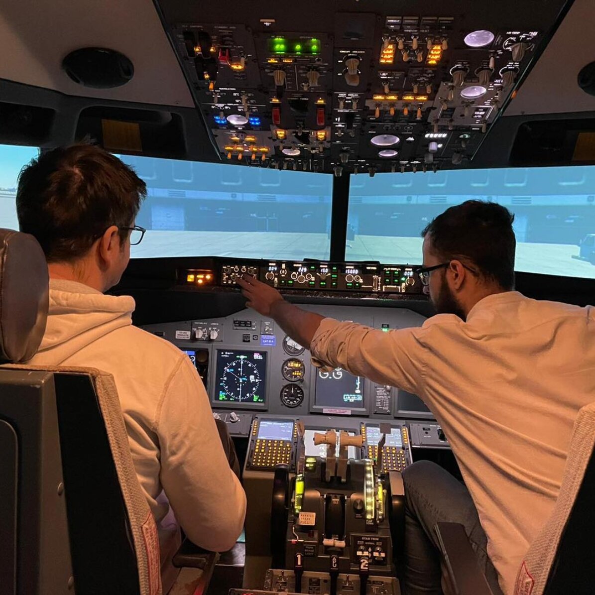 Experiență cadou - Simulator terapeutic de zbor în București - Boeing 737-800 New Generation