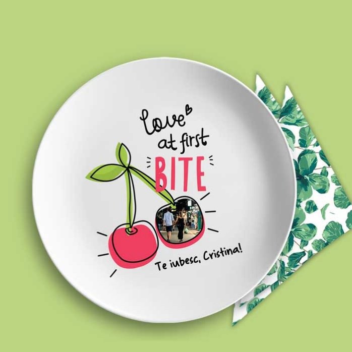 Farfurie personalizată cu poză și text - Love at first bite