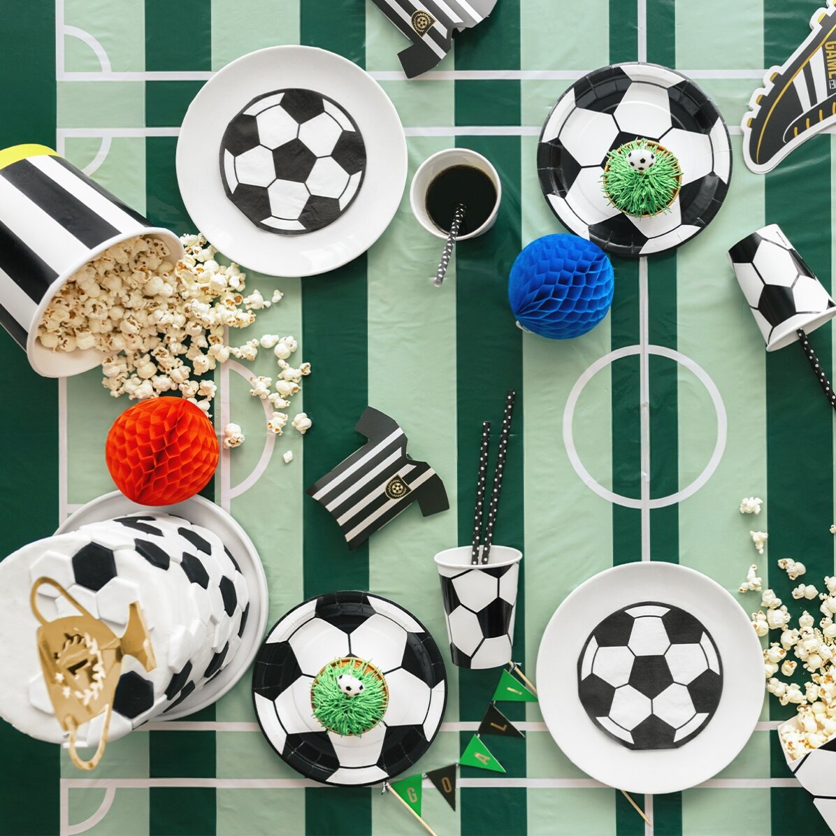 Față de masă - Teren de fotbal