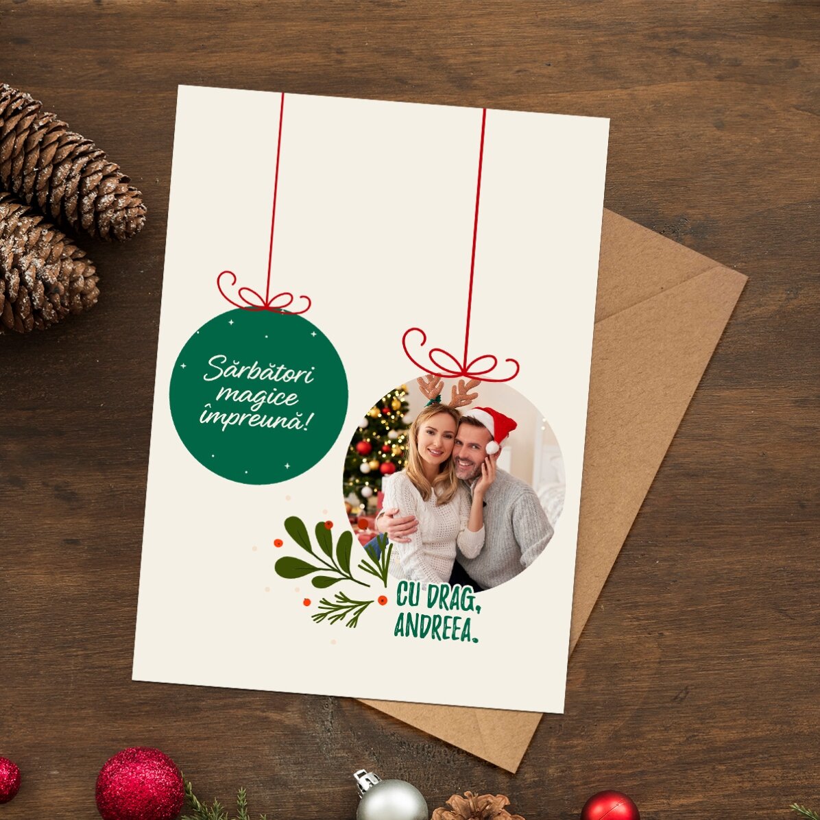 Felicitare magnetică personalizată cu o poză în formă de glob de Crăciun pentru cuplu