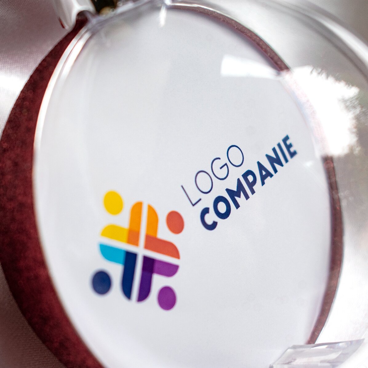 Glob personalizat cu logo