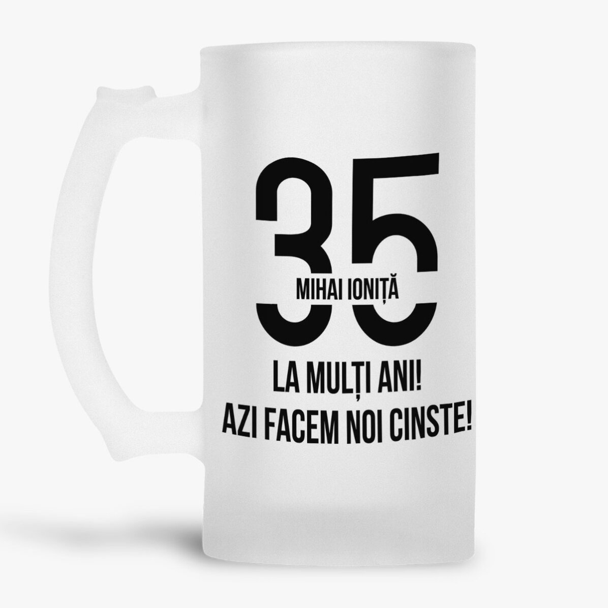 Halbă de bere personalizată cu text pentru aniversare