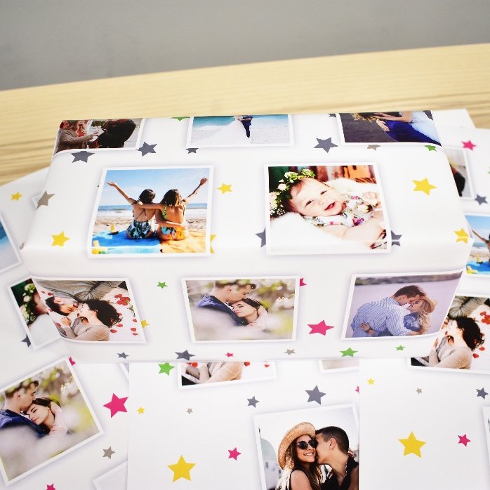 Hârtie de împachetat cadouri personalizată cu 13 poze, fundal steluțe colorate