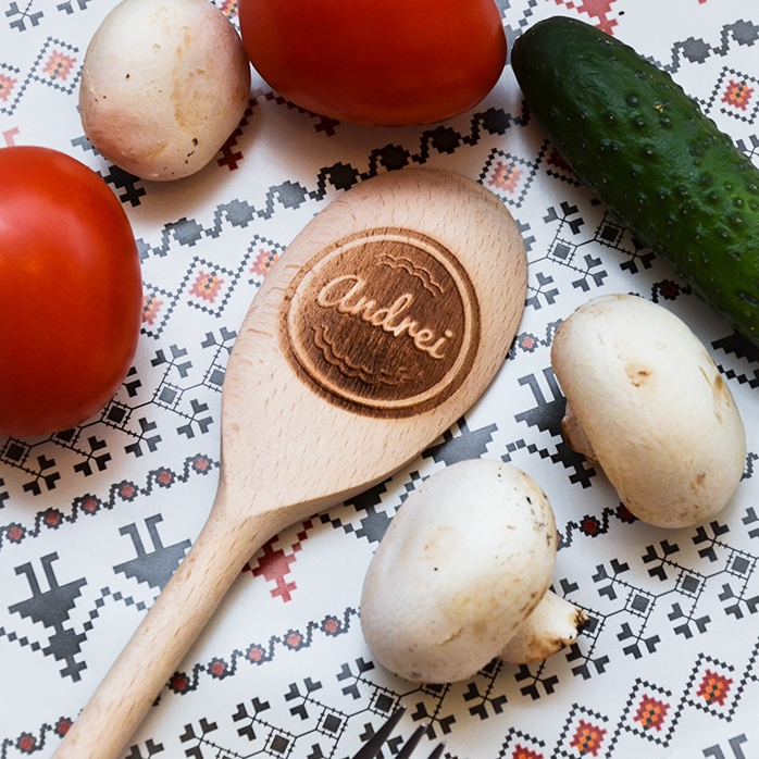 Lingură de lemn personalizată cu numele tău