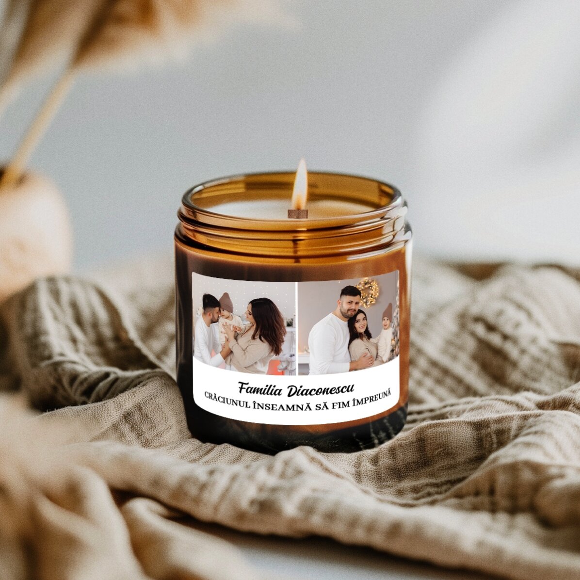 Lumânare mică parfumată personalizată cu 2 poze și text