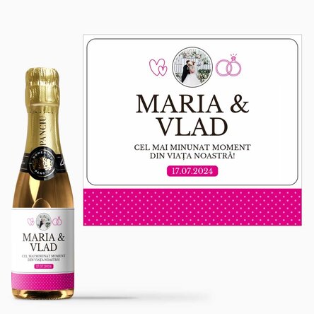 Mini sticluță de vin spumant mărturie personalizată cu o poză și text de nuntă