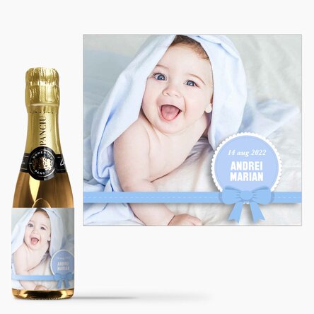 Mini sticluță de vin spumant personalizată cu o poză și text - Mărturie de botez pentru băiețel