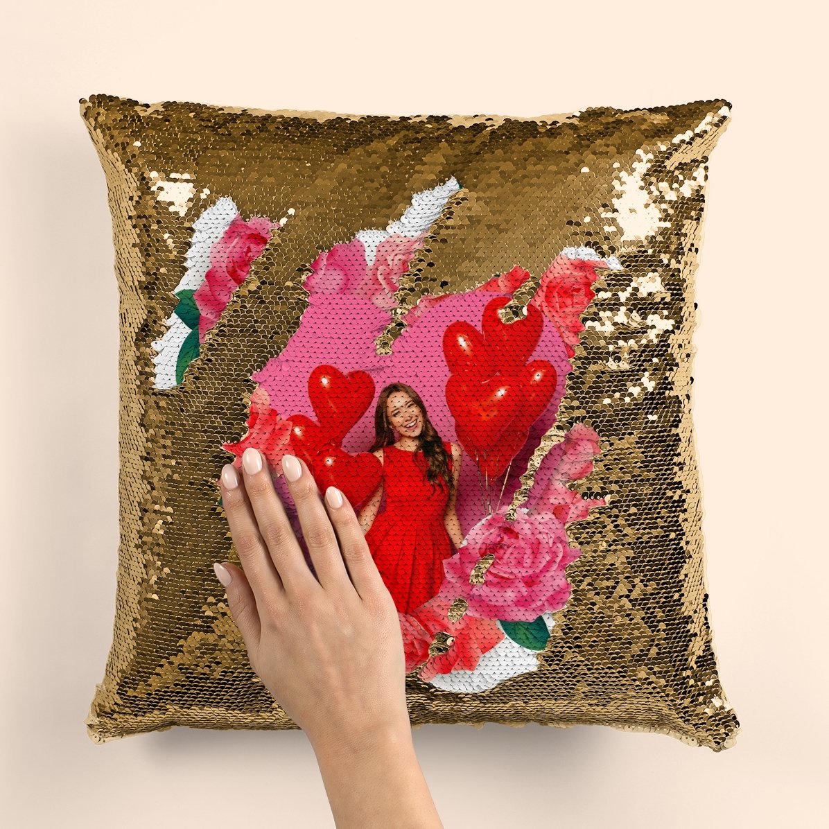 Pernă cu paiete personalizată cu o poză și trandafiri
