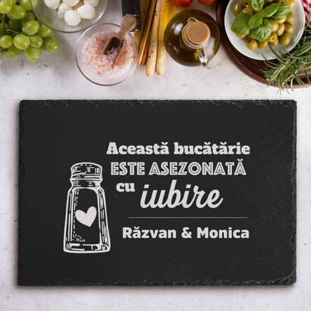 Placă de ardezie gravată personalizată cu text - Asezonat cu iubire