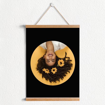 Poster cu agățătoare personalizat cu o poză în formă de cerc (black)