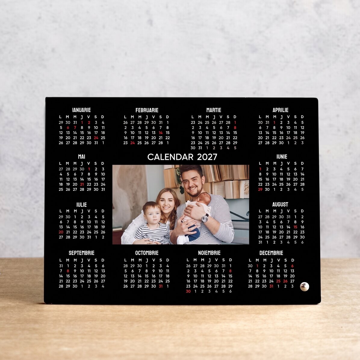 Personalised desk photo frame with a photo and calendar