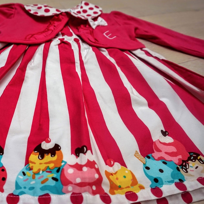 Rochiță personalizată cu buline roșii și înghetată