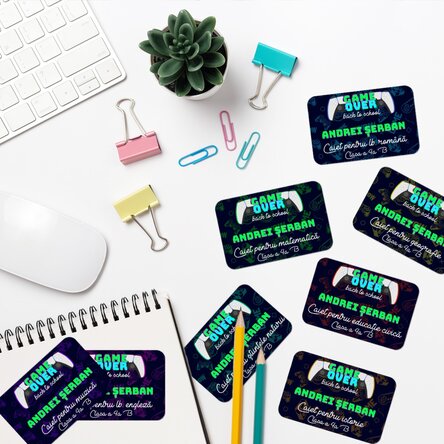 Set de 8 stickere (etichetă autoadezivă) personalizate pentru școală cu text - Game Over