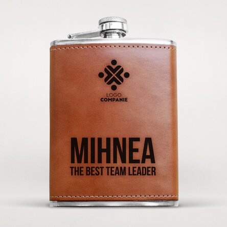 Sticlă de buzunar îmbrăcată în piele personalizată cu logo și nume