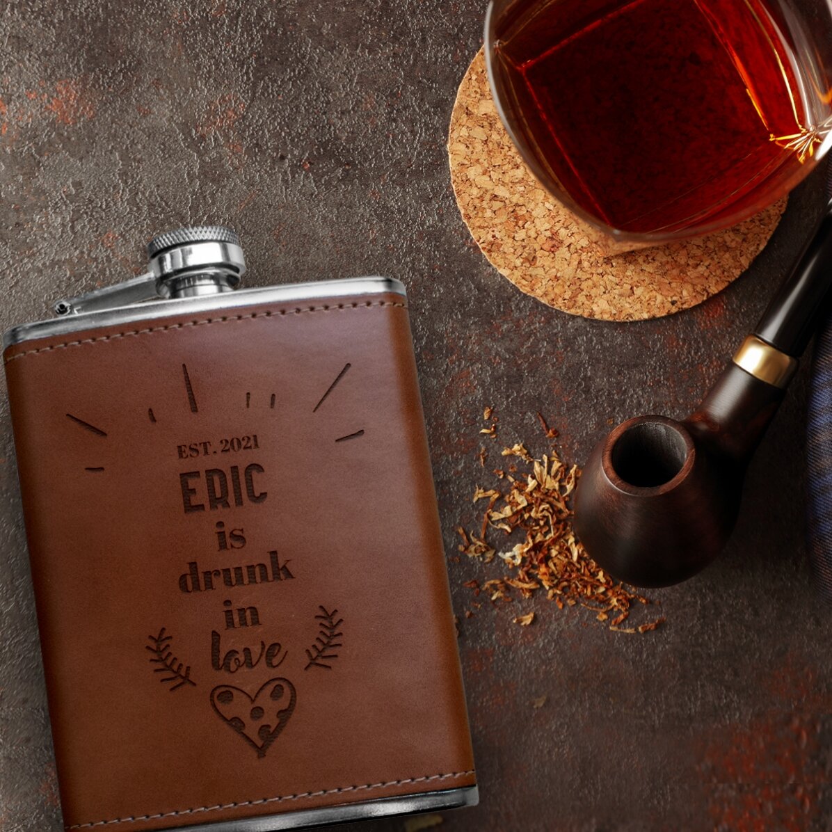 Sticlă de buzunar personalizată îmbrăcată în piele - Drunk in love