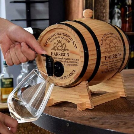 Barrel-shaped wine dispenser
