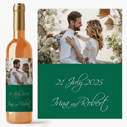 Personalised wine with a photo for the wedding