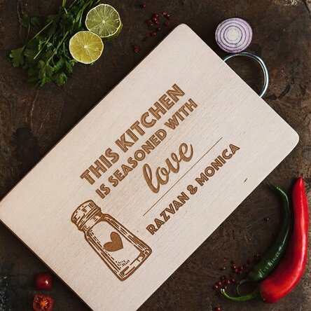 Rectangular chopping board with custom handle - Seasoned with love